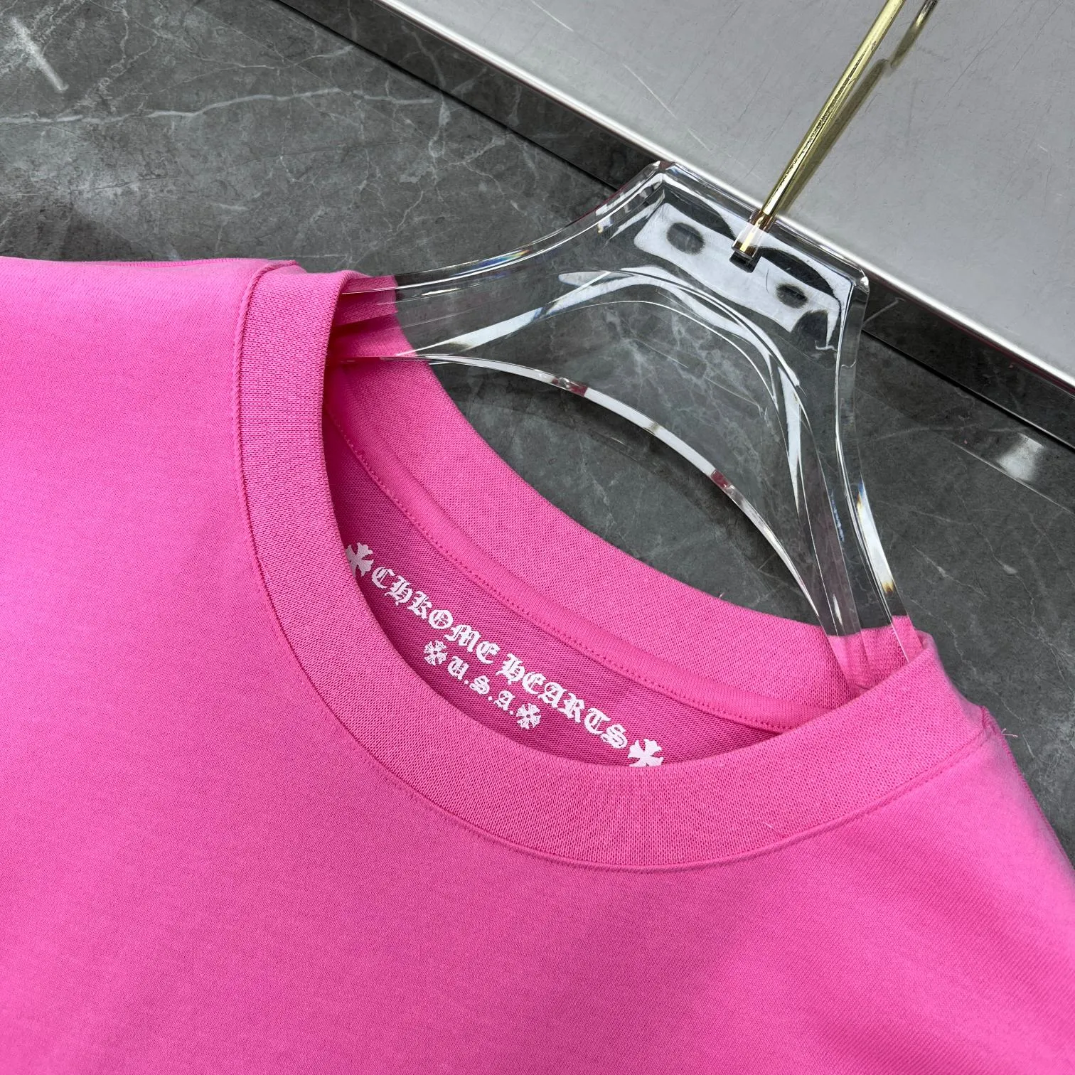 P160 Chrome Hearts 🍁Long T series🍁 Available simultaneously at counters❤️All stars have the same style Chrome Mattyboy graffiti cross Sanskrit ⭐ long-sleeved T-shirt ❤Specially customized original 1:1 high weight comfortable fabric 🌈Recommended color: customized pink🌈 Size: S, M, L, XL